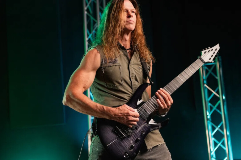 Chris Broderick mit seiner Jackson Pro Pro Plus Soloist 7