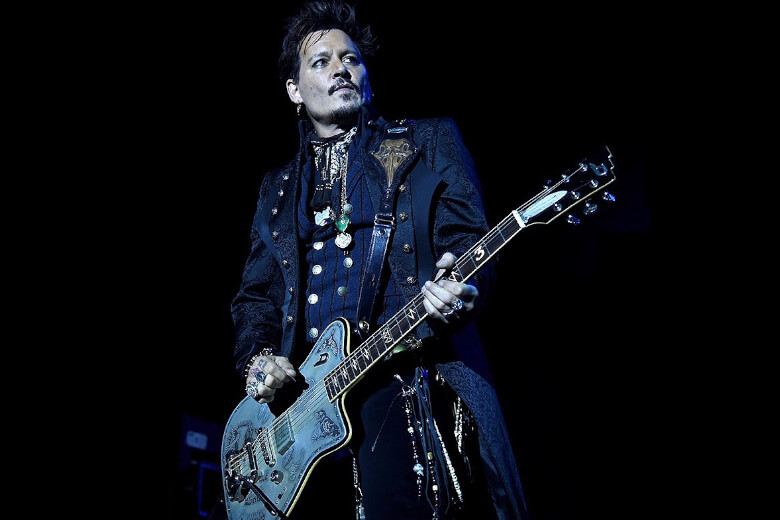 Johnny Depp mit seiner Duesenberg Alliance Series