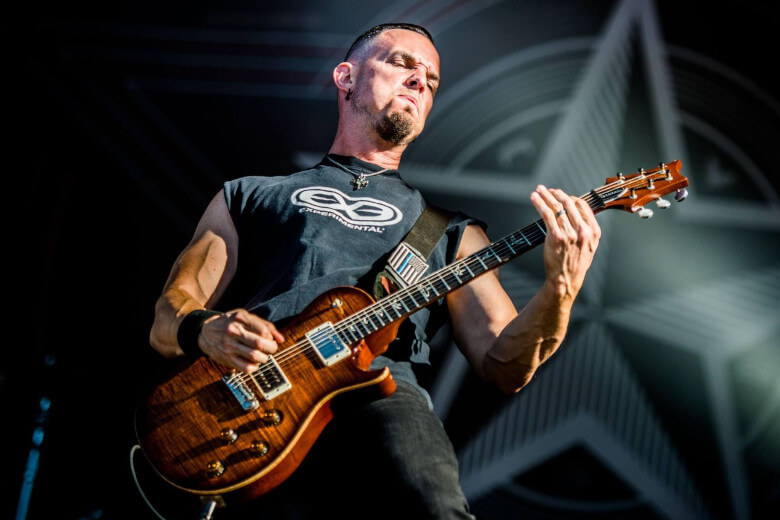 Mark Tremonti mit Gibson Tremonti Model Mark Tremonti mit seiner Gibson Tremonti Model