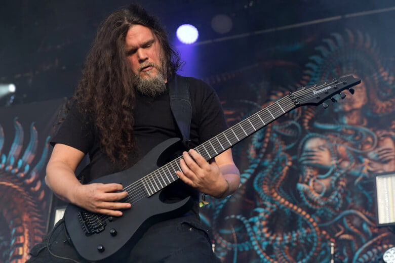 Mårten Hagström mit Ibanez M80M Mårten Hagström mit seiner Ibanez