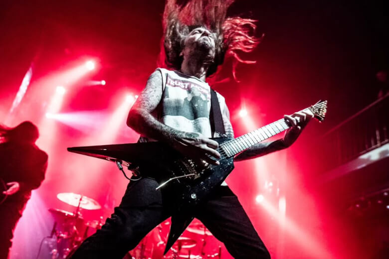 Mike Schleibaum mit seiner ESP LTD MSV-1 BLK