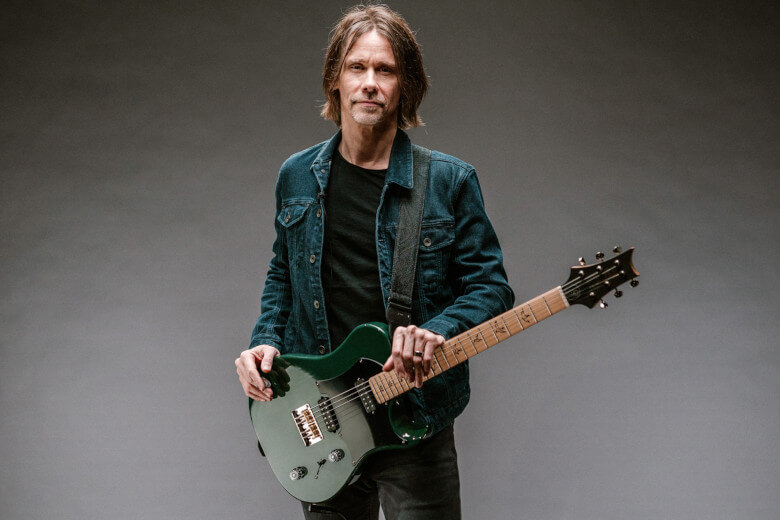 Myles Kennedy mit seiner PRS Hunters Green