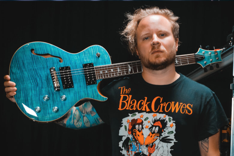 Zach Myers mit seiner PRS SE MB